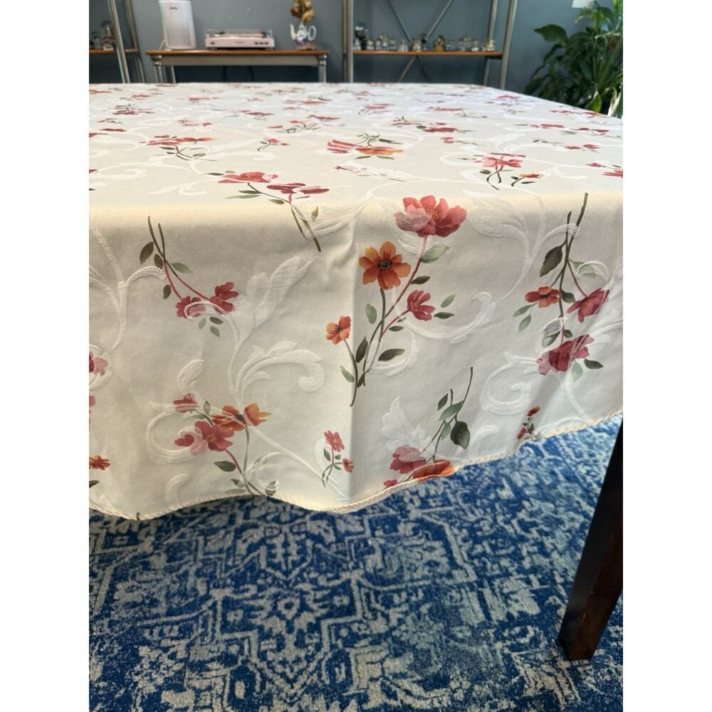 Vintage Floral Tablecloth‎ 59”X 40” White Pink Peony Damask Nice Weight EUC